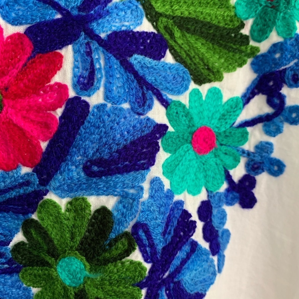 ASHA Embroidered Tunic - Picture 3 of 4